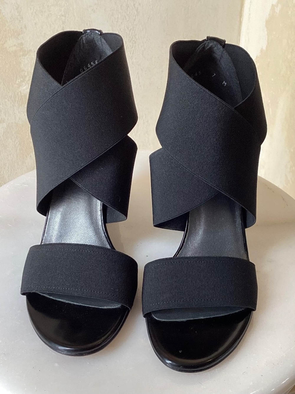 STUART WEITZMAN BLACK PATENT LEATHER WEDGE SANDALS SIZE 7
